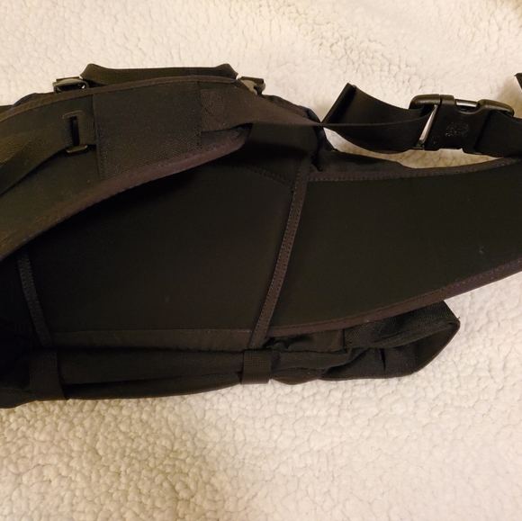 The North Face MT Biker zipper fanny pack,  in excellent condition.  Navy & gray - Picture 7 of 9